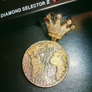 World/Crown real baguette crystal pendant